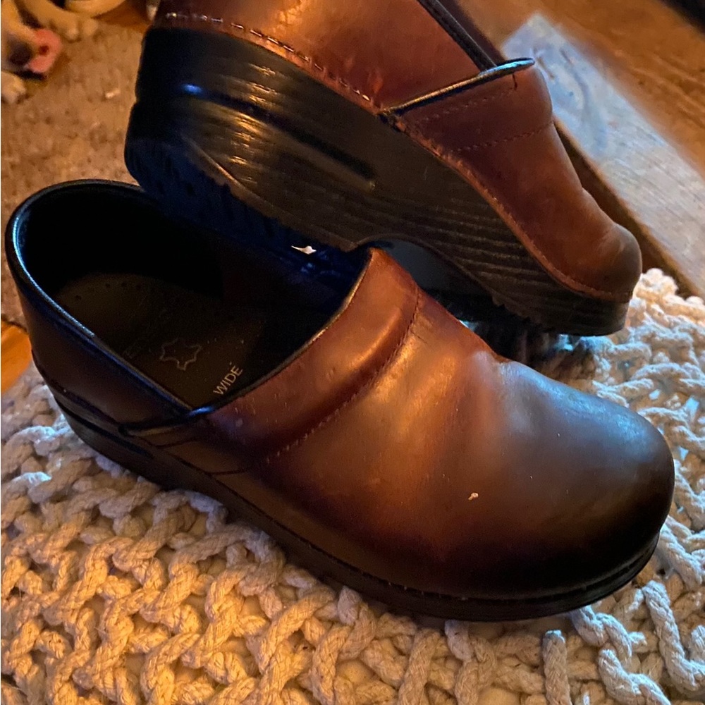 Danskos Rustic Dark Brown “Wide”
